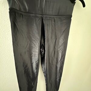 Carbon38 Black Leggings